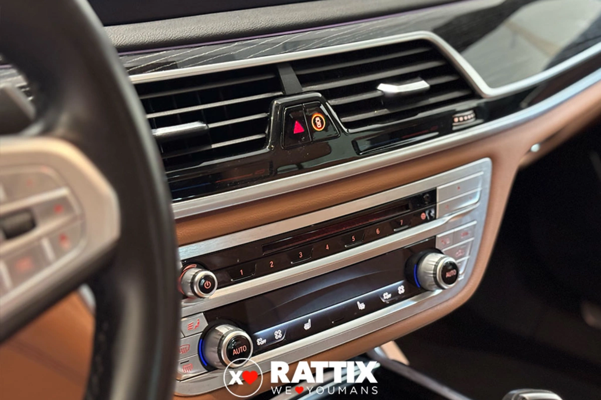 BMW Serie 7 G11 2019 745e auto